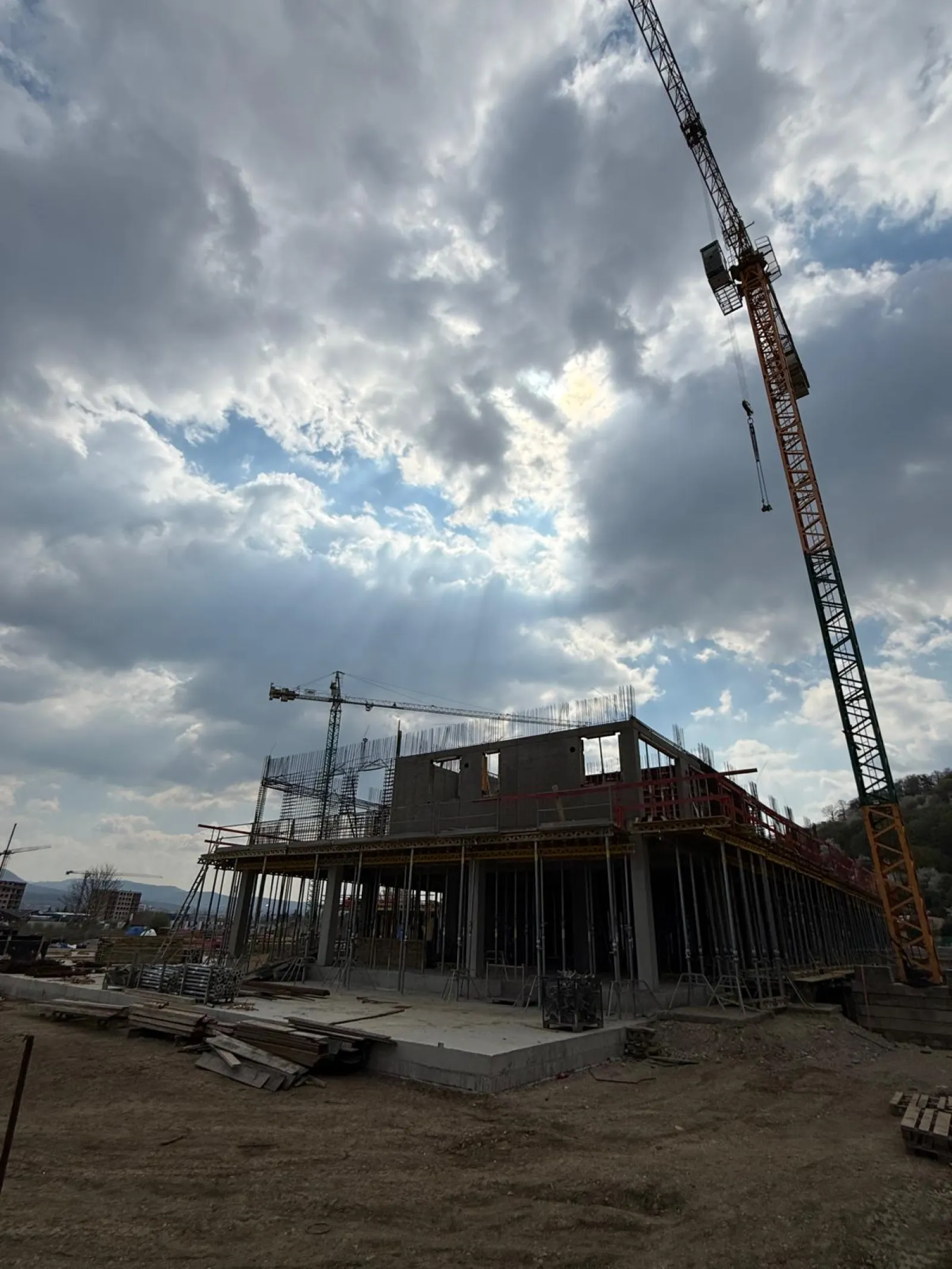 Stavba projektu Pražská, apríl 2026