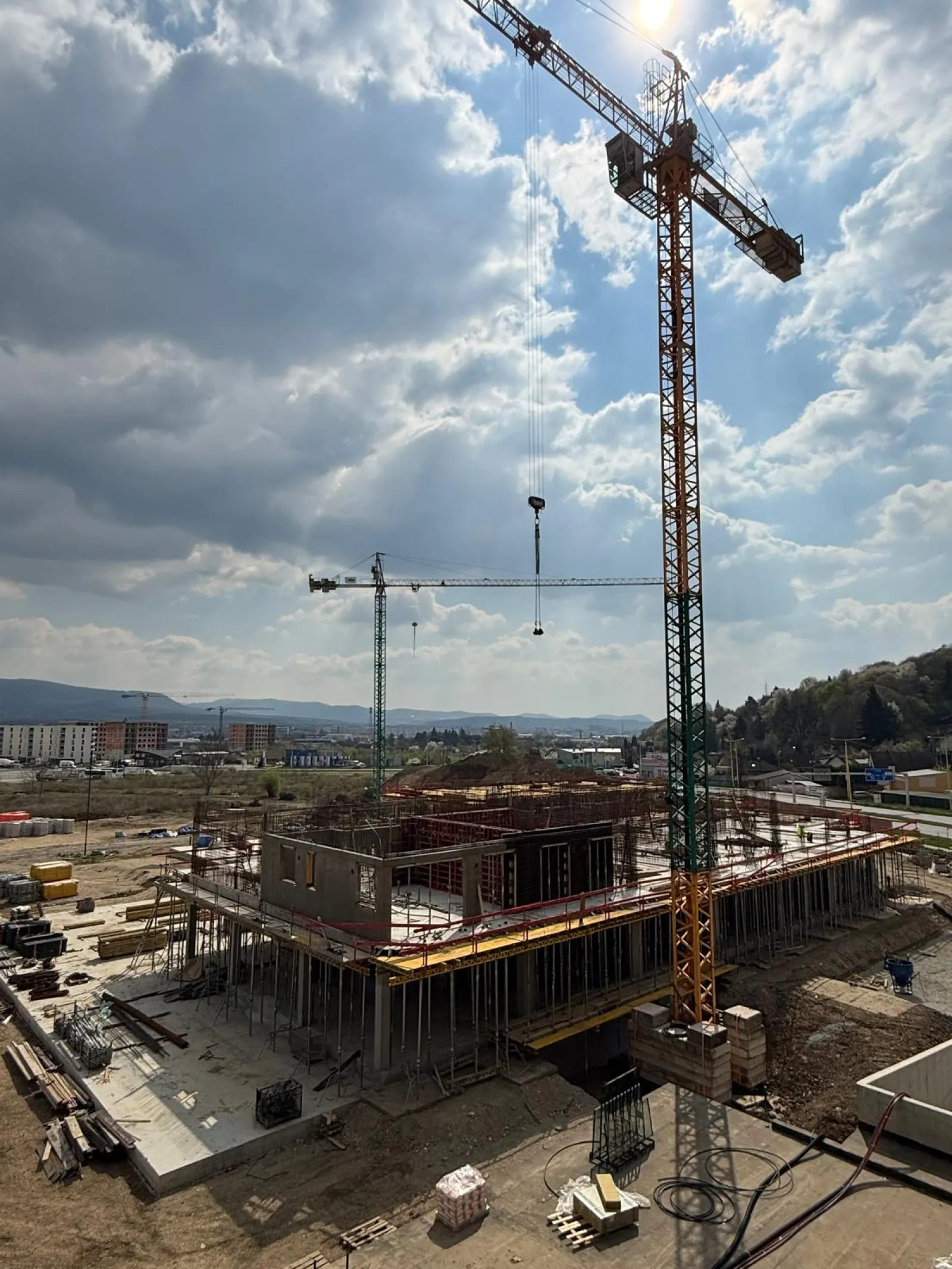Stavba projektu Pražská, apríl 2026